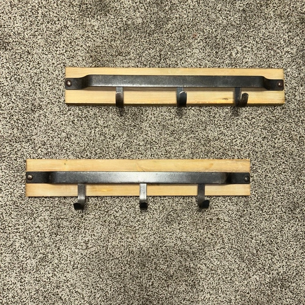 2 Rustic Hooks Hanger Towel Hangers